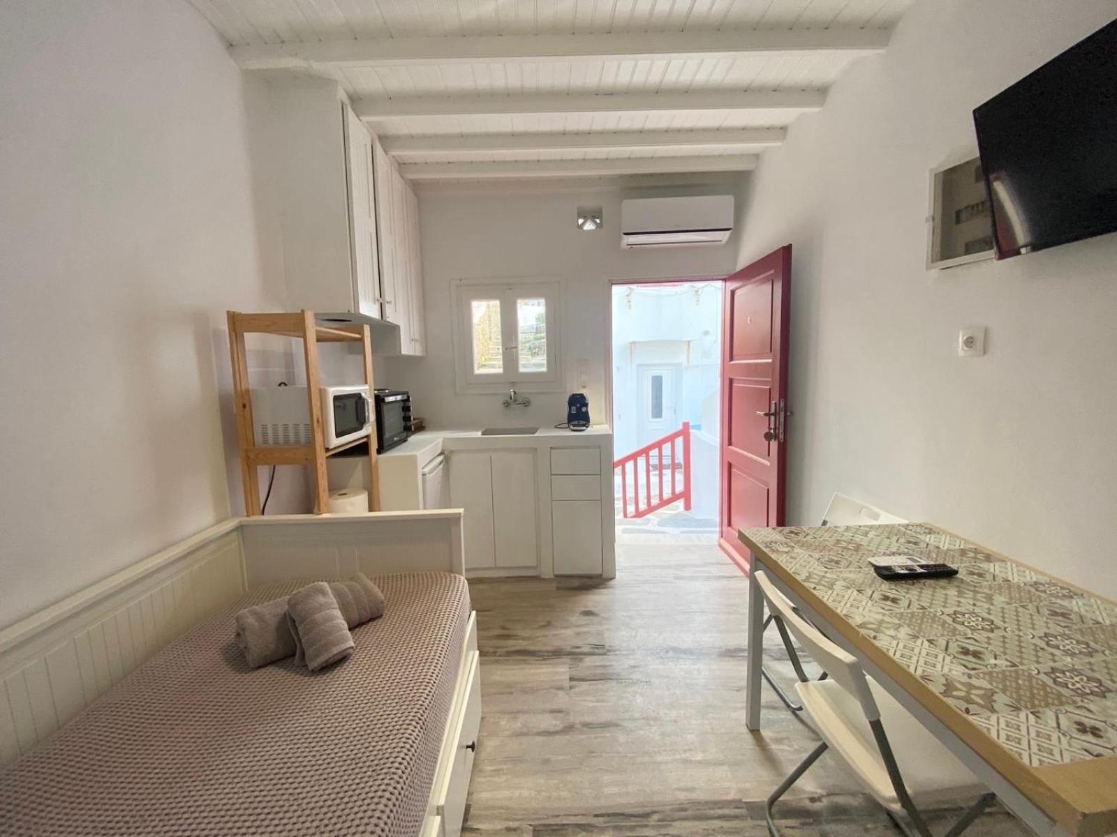 Elenitas Town House With Balcony And Sea View Apartment Mykonos Town ภายนอก รูปภาพ