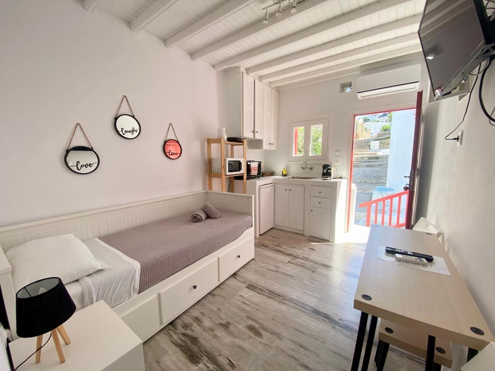 Elenitas Town House With Balcony And Sea View Apartment Mykonos Town ภายนอก รูปภาพ